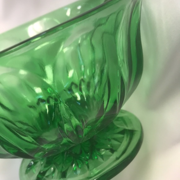 Vintage Anchor Hocking Green Fairfield Pattern Footed Bowl/Candy Dish - Picture 7 of 7